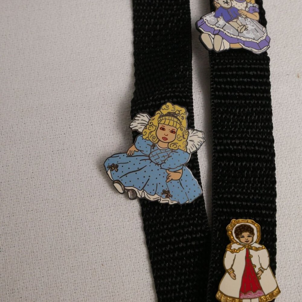 Marie Osmond 10th Anniversary 91-01 Commemorative Lanyard With 3 Cute Doll Pins - Picture 5 of 8